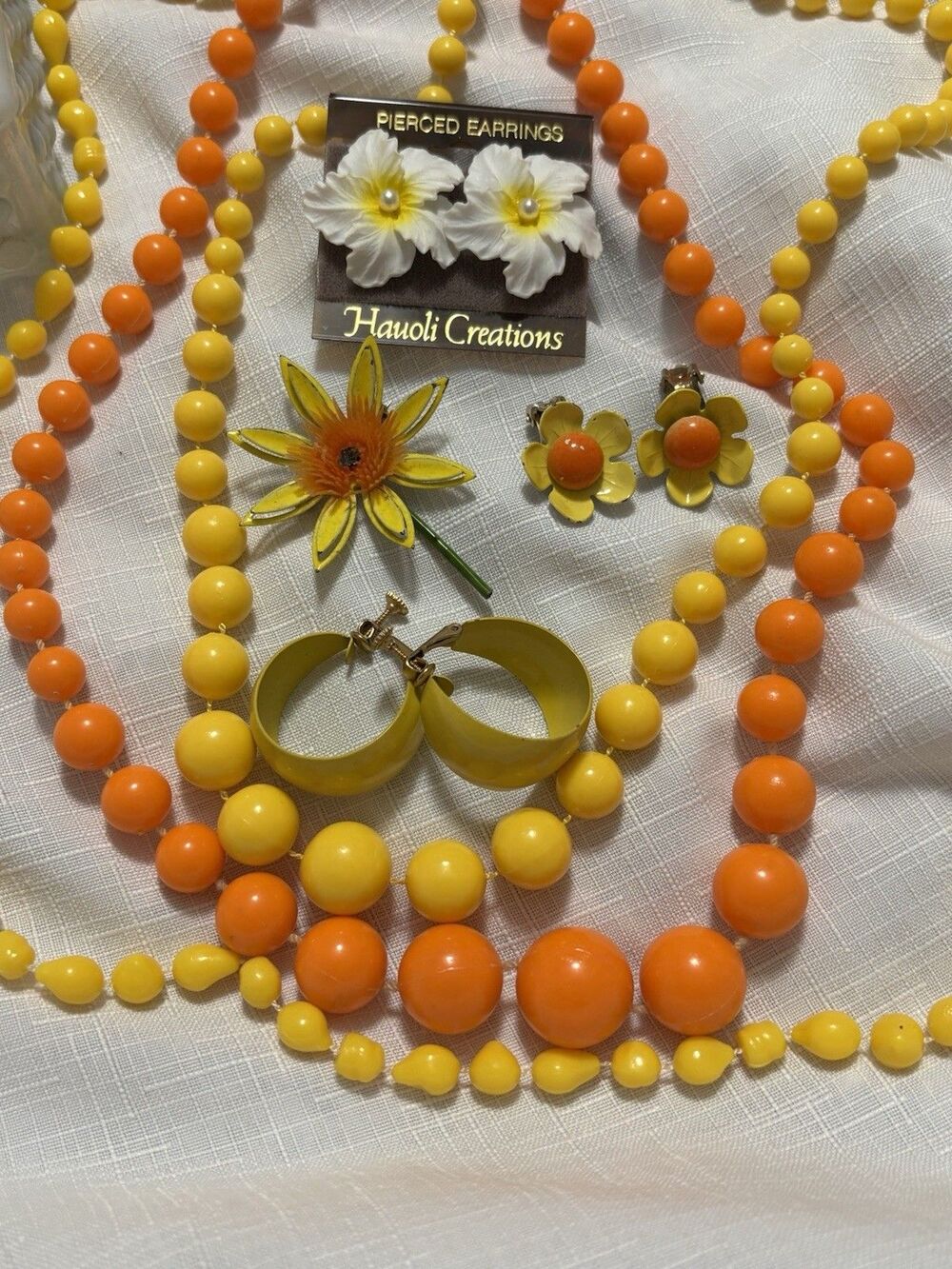 Vintage Anchor Hocking Moonstone Jewelry Lot Orange Yellow Mod Floral Beads - Picture 6 of 8